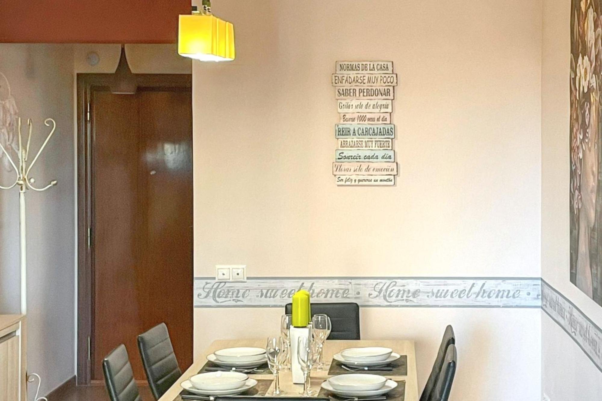 Apartment Comfortable In With Balcony And View 81 M² *