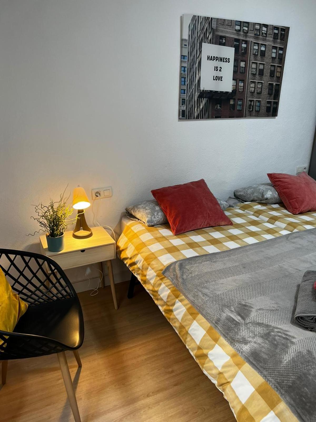 By Malagagrupos Centro Historico Parking Gratis 3 * Málaga