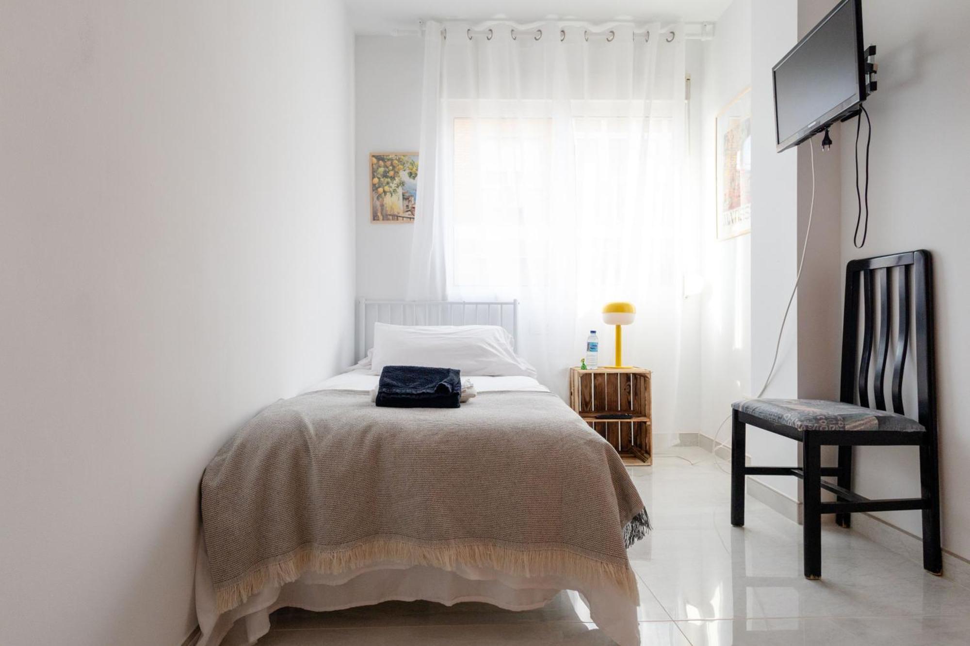 Mar De La Abadia Shared Homestay Malaga