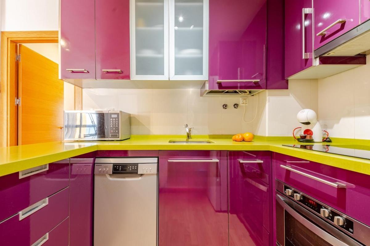 Explore From A Moderm Apartment *