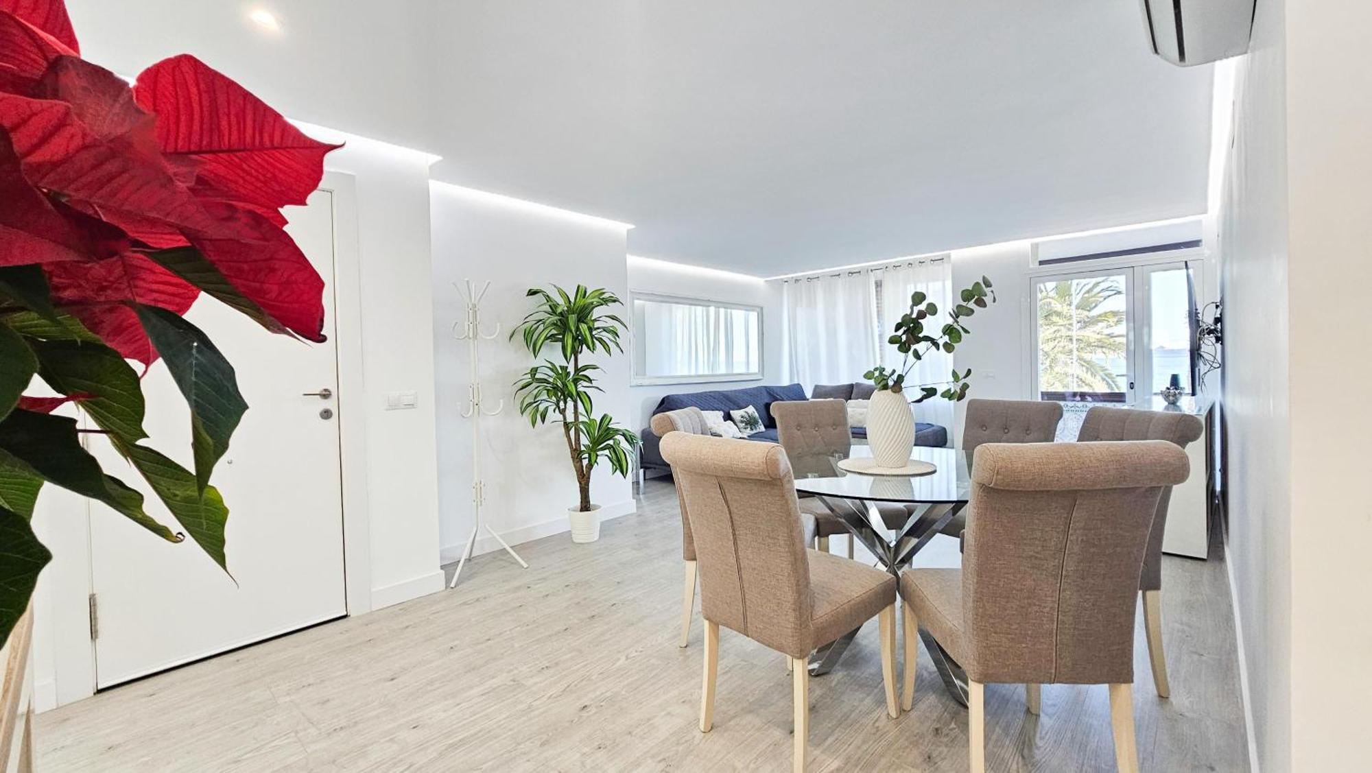 Frente A La Playa Malagueta-ciudad Melilla, 6 Personas Apartamento Málaga