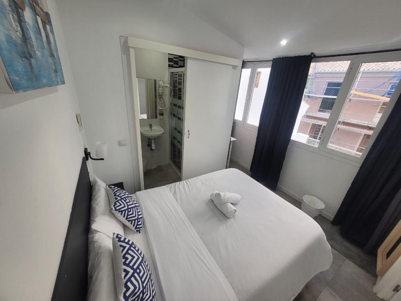 Guest house Ayz Frailes - Auto Check-in (adults Only)