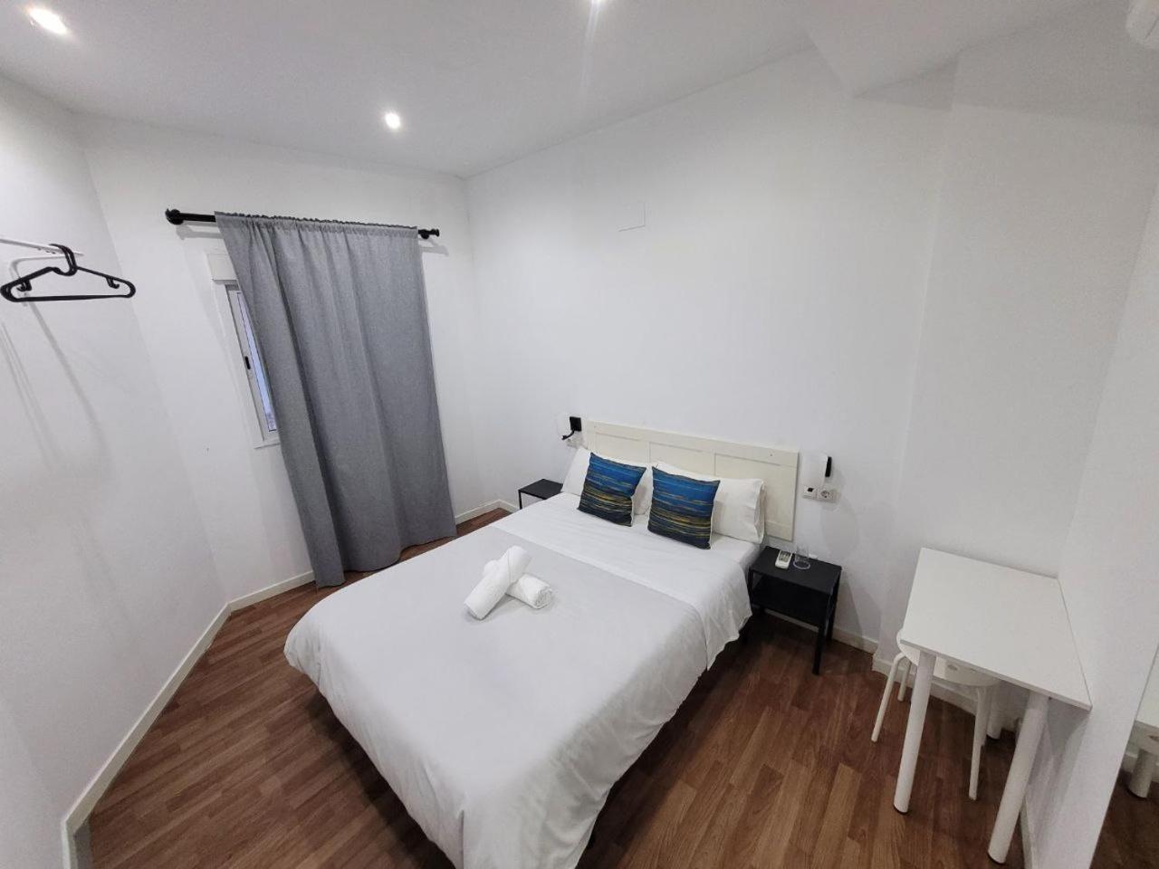 Guest house Ayz Frailes - Auto Check-in (adults Only) 3*