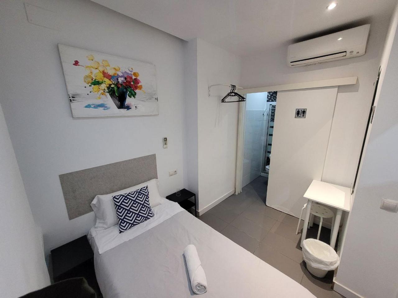 Ayz Frailes - Auto Check-in (adults Only) Guest house