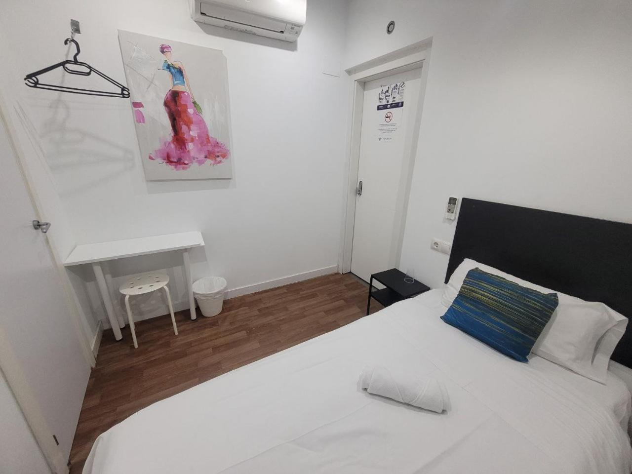 Guest house Ayz Frailes - Auto Check-in (adults Only) 3*