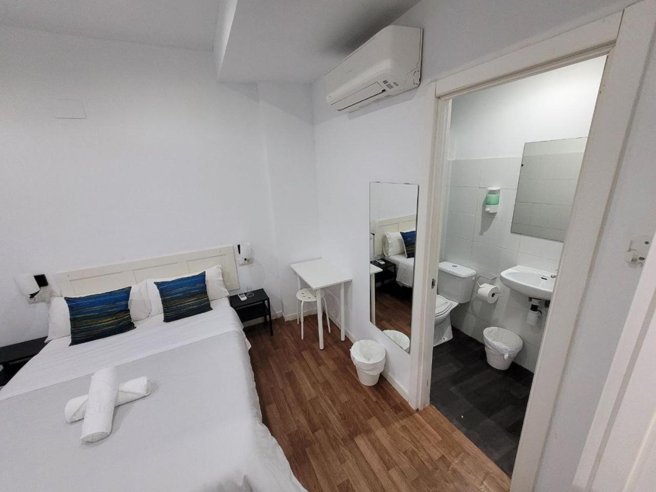 Ayz Frailes - Auto Check-in (adults Only) 3* Malaga