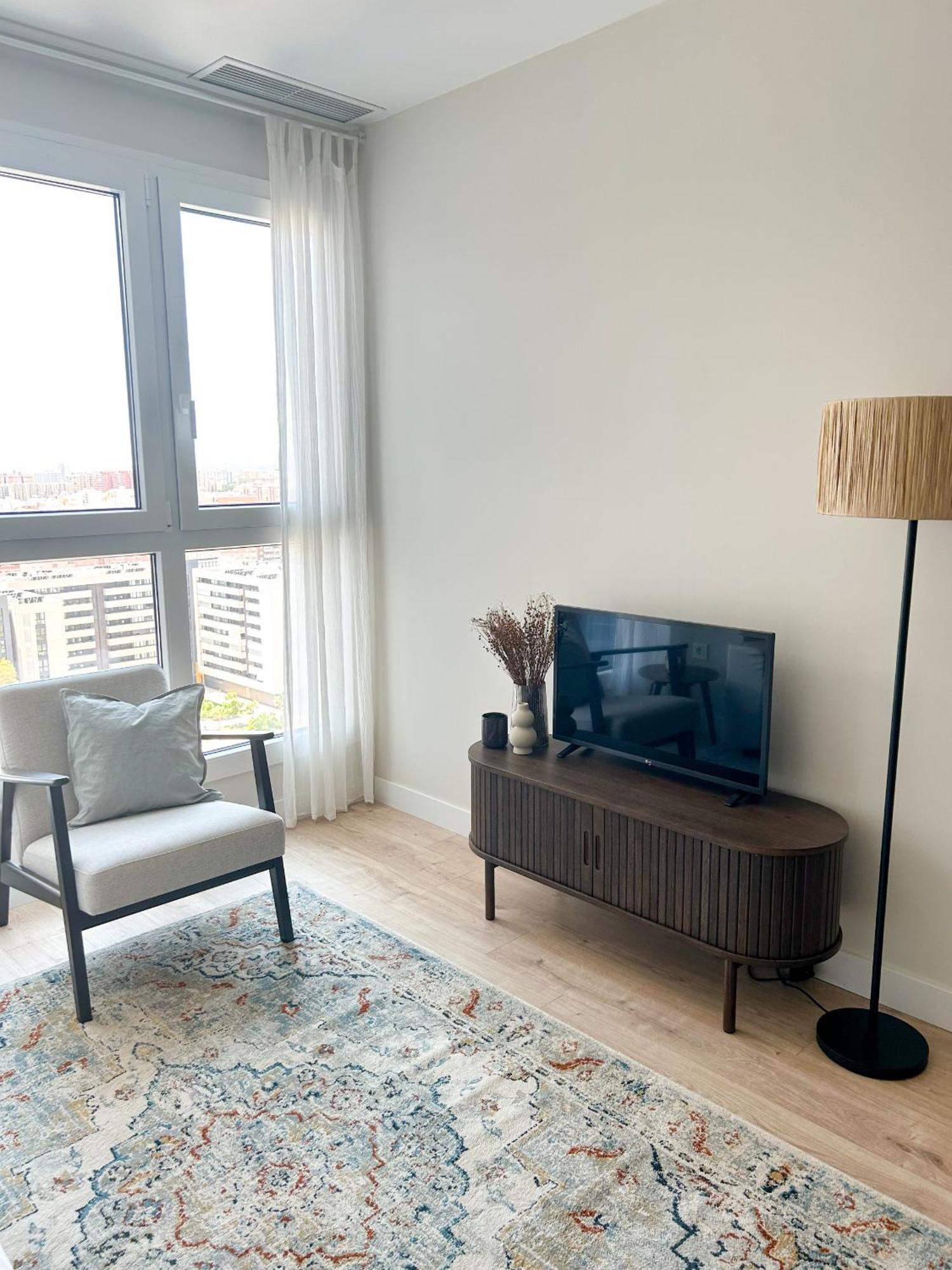 Skyline 10 Pool And Parking Free Apartment *