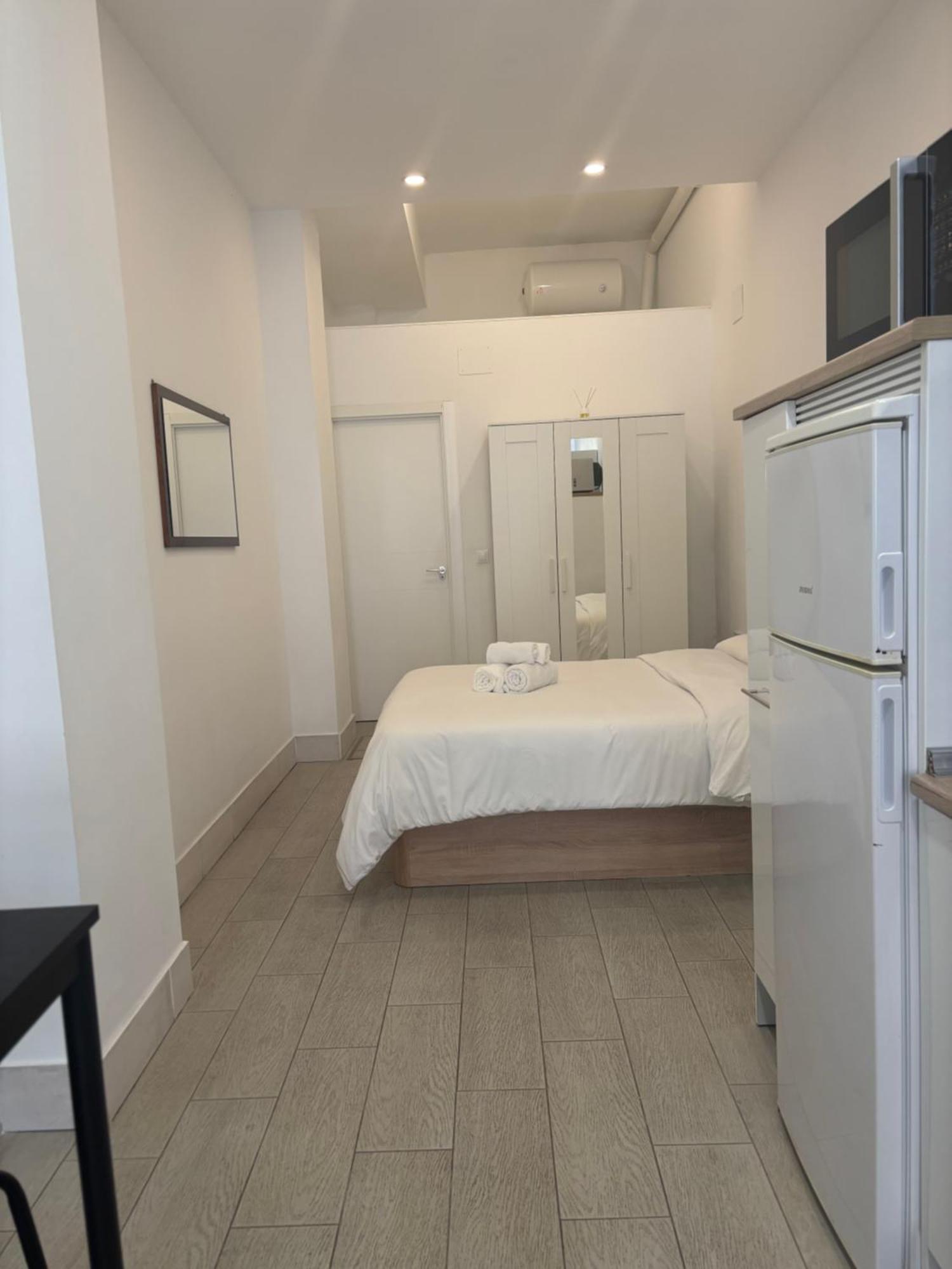 Piso Estupendo A 3 Min De La Estacion De Tren Ave Y Bus Apartment *