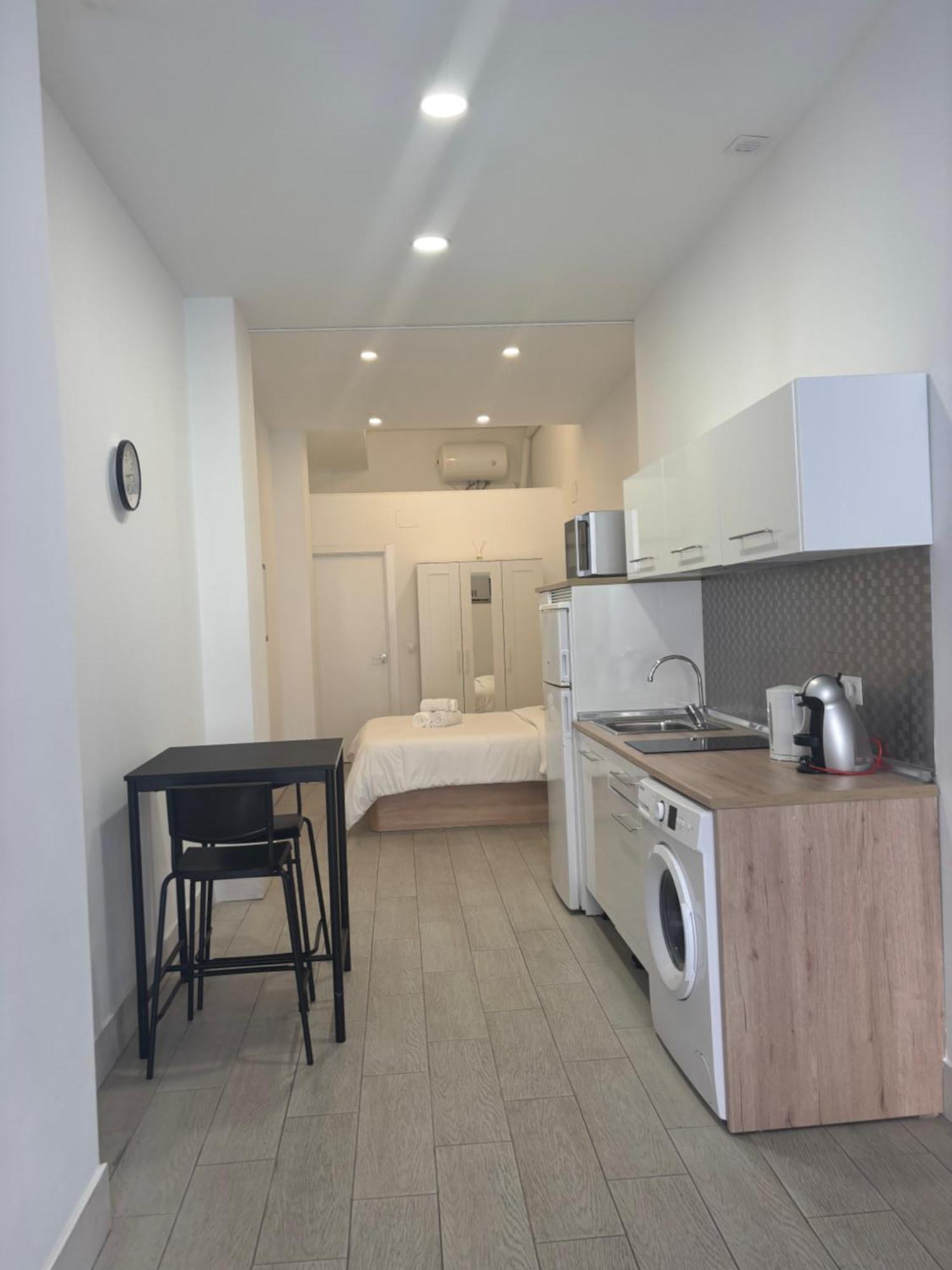 Piso Estupendo A 3 Min De La Estacion De Tren Ave Y Bus Apartment *