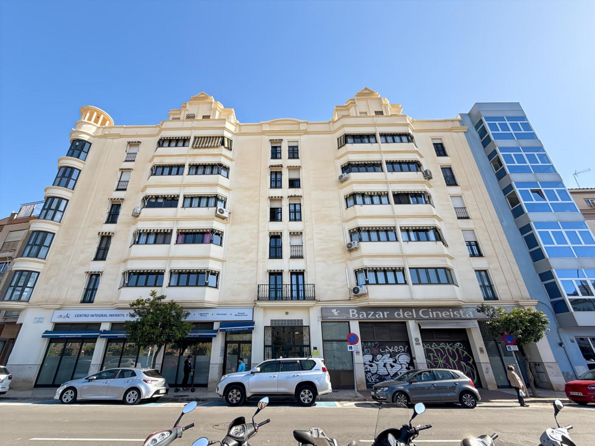Exclusive With Cathedral Views And Auto Check-in Apartment