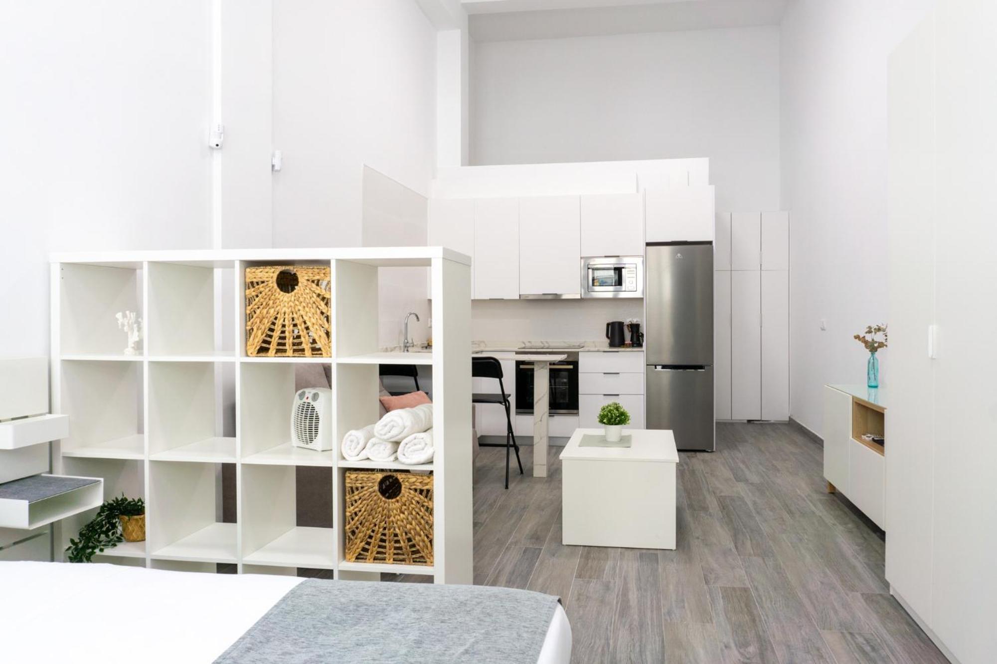 Urban Nook Apartment *