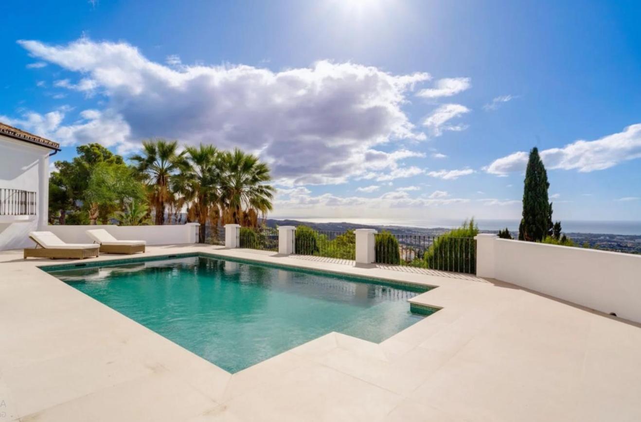 Elegante Con Jardin Y Piscina Villa *