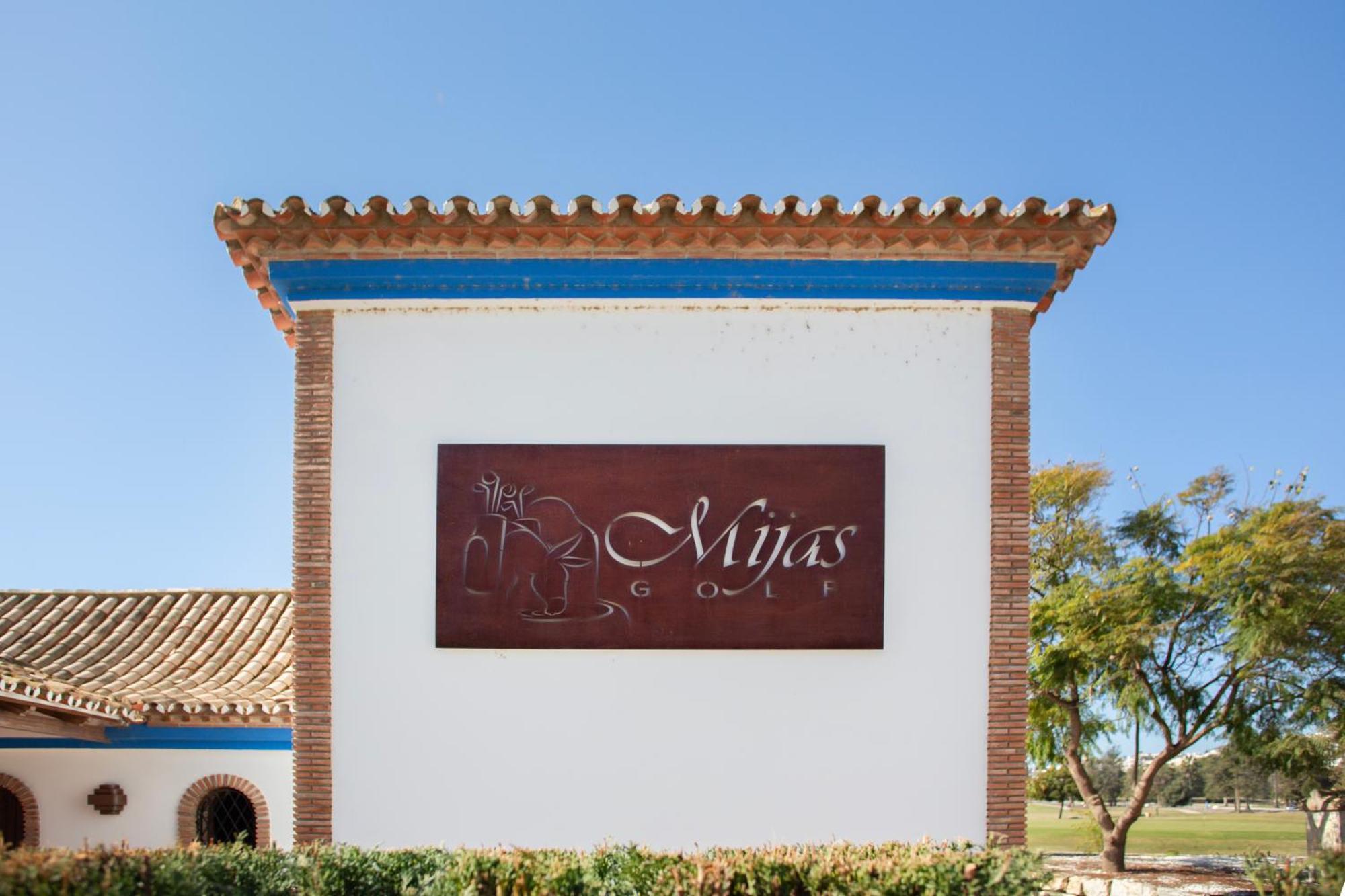 The Luxury Golf Paradise - 8 Pax Groups - Families Apartment