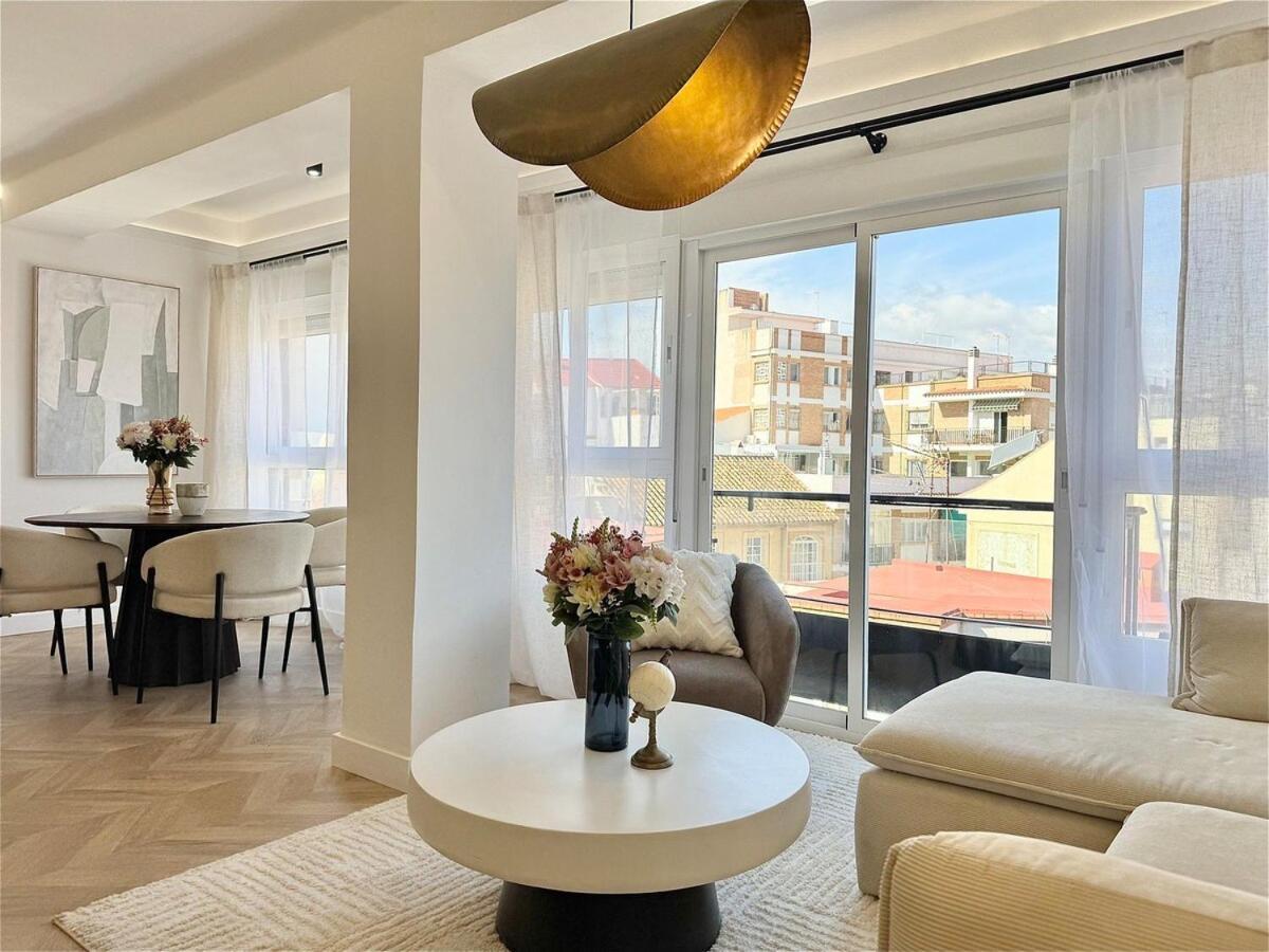 Elegance In The Heart Of Apartment *