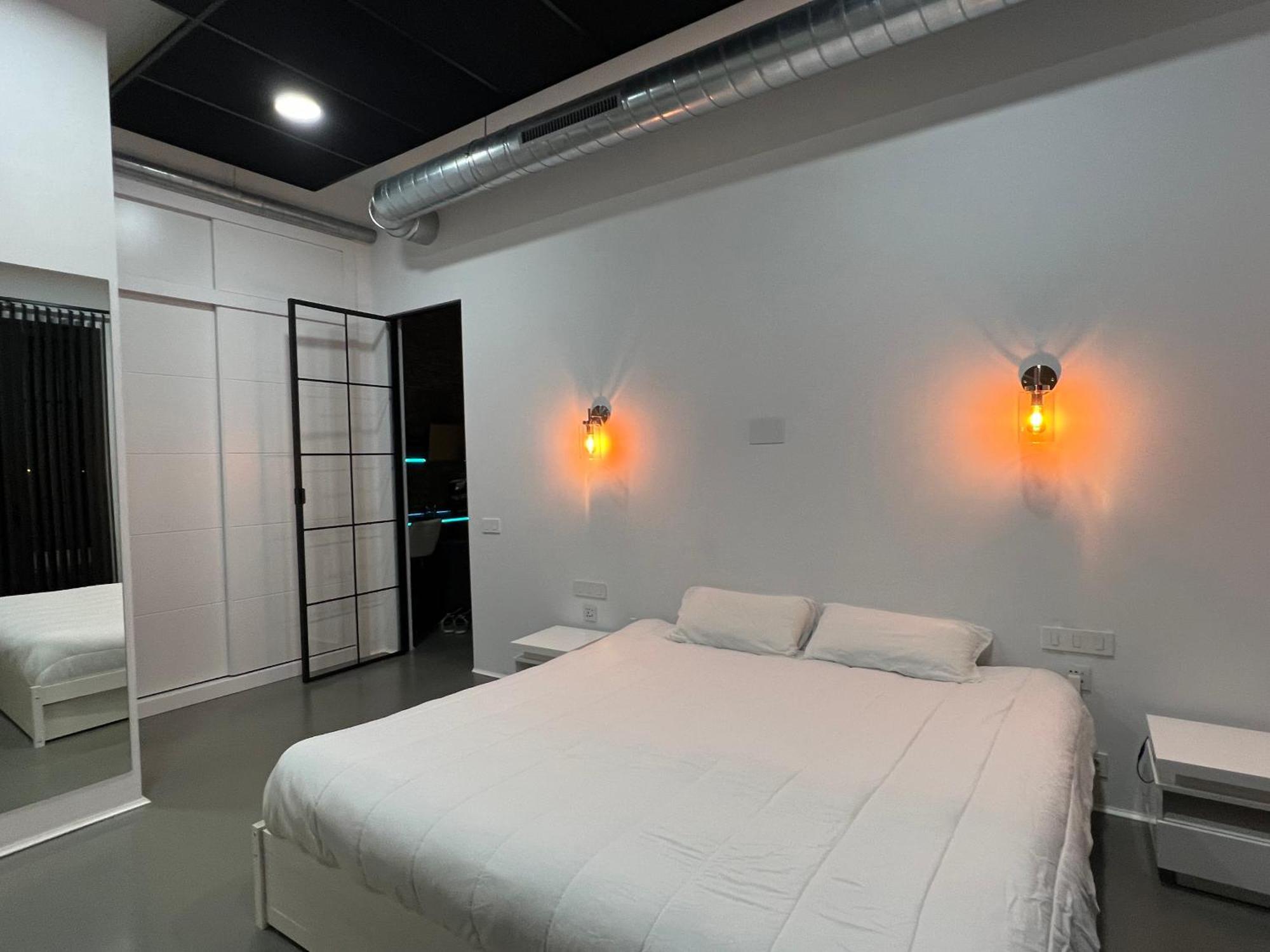 Apartamento One Bedroom, Bed, Sofa Bed, Home-office, Modern, Quiet, Fully Equipped, Powerful Ac, 300 Mbps Fibre, Washer And Dryer *