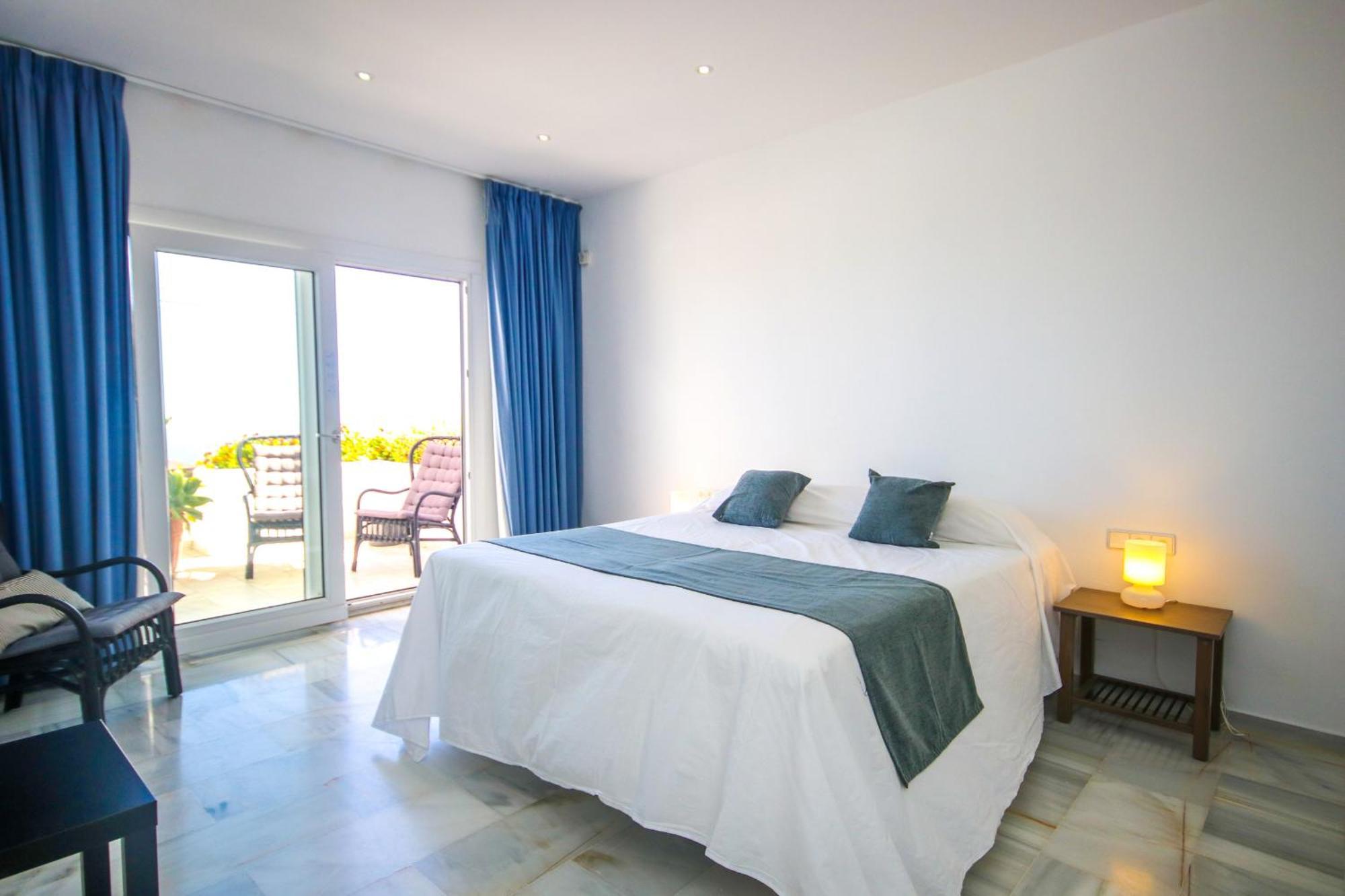 Three Bedroom La Mairena Elviria * Ojen