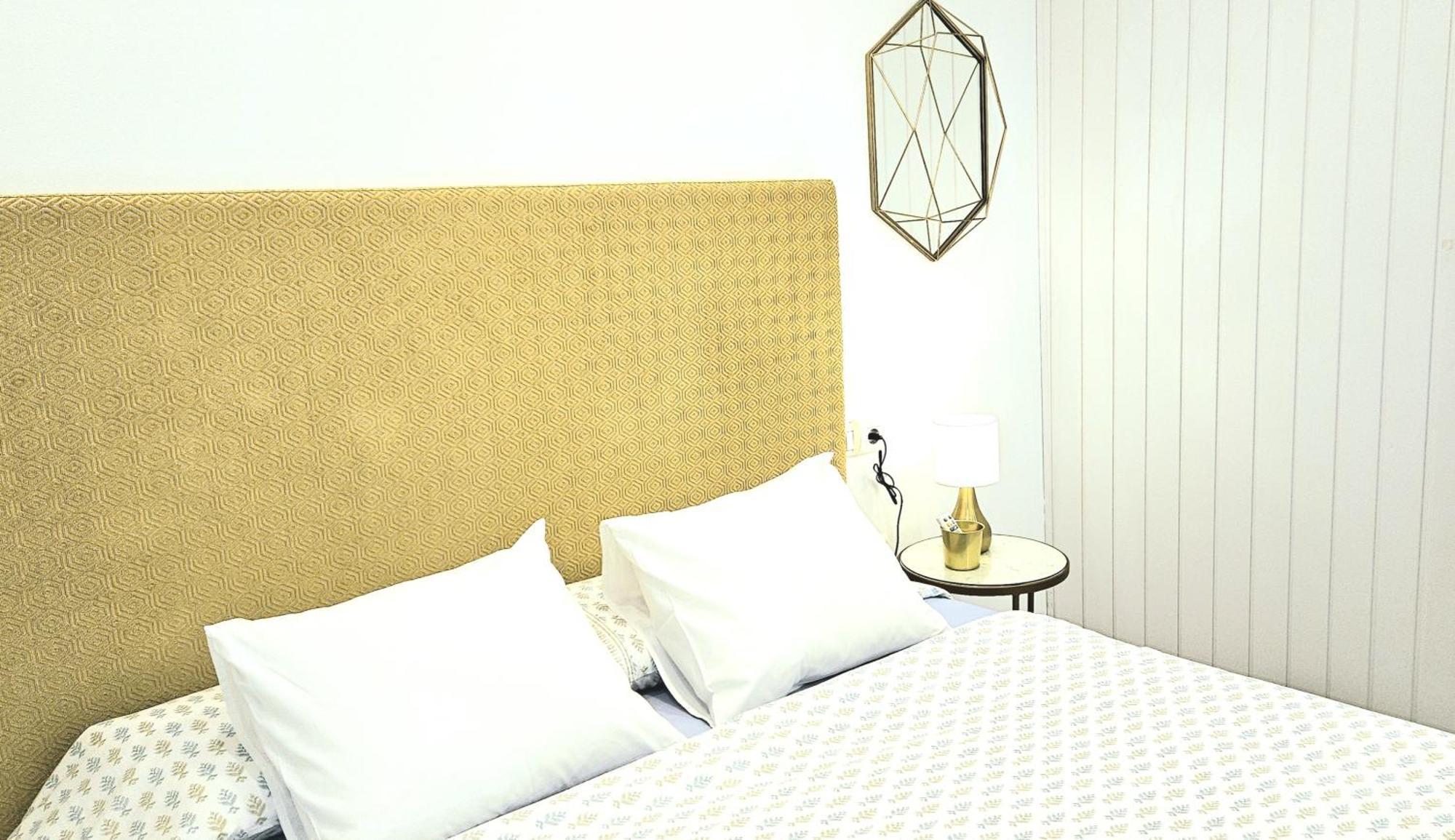 Apartment & Away In The Heart Of Historical Town Of