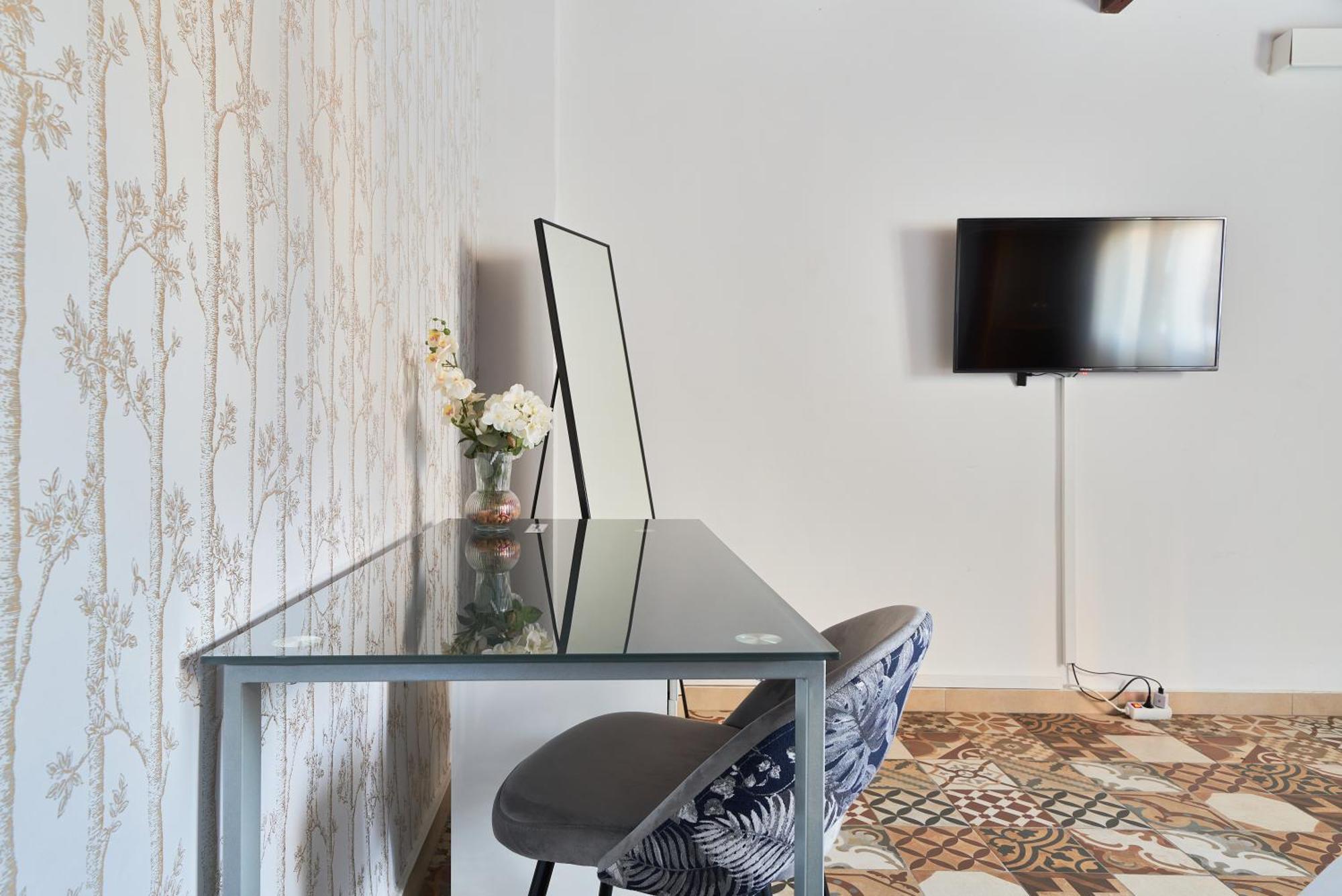 Sun-kissed Getaway Apartment *