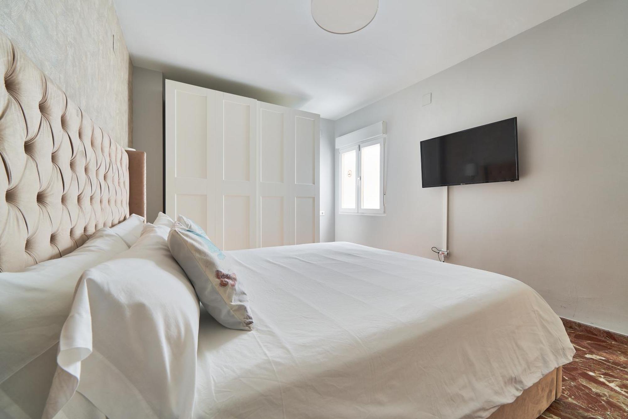 Sun-kissed Getaway Apartment *