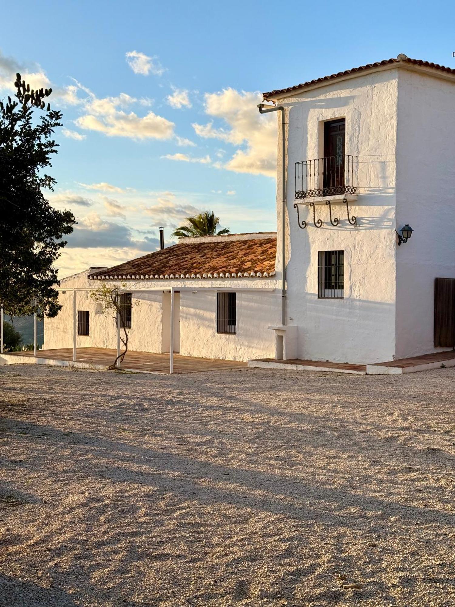 El Cielo, Cortijo En El Corazon De Montanas Villa *