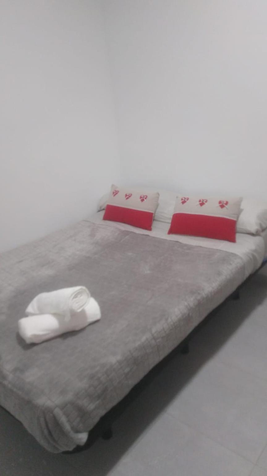 Estudio Encantador Cerca Del Carrefour Rosaleda 1 Appartement *