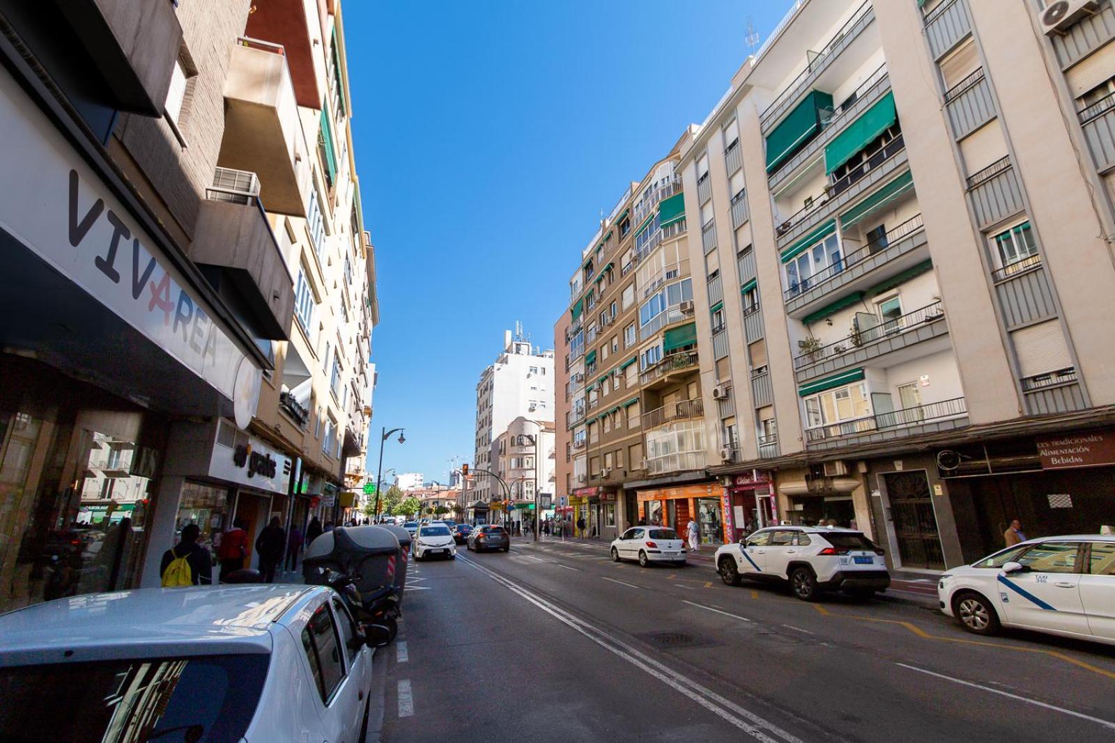 Center With Parking Apartment *