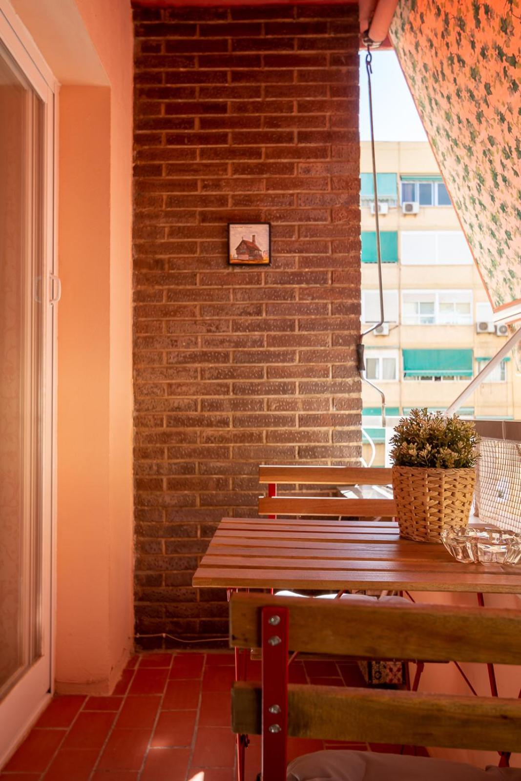 Center With Parking Apartment *