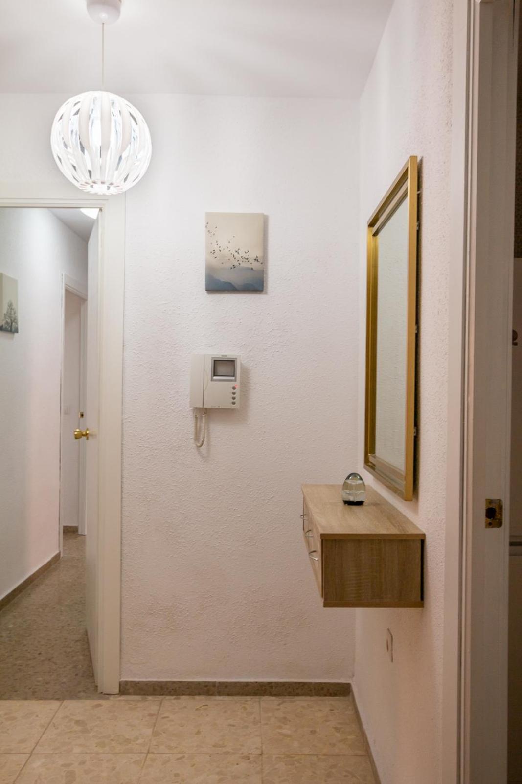 Center With Parking Apartment *