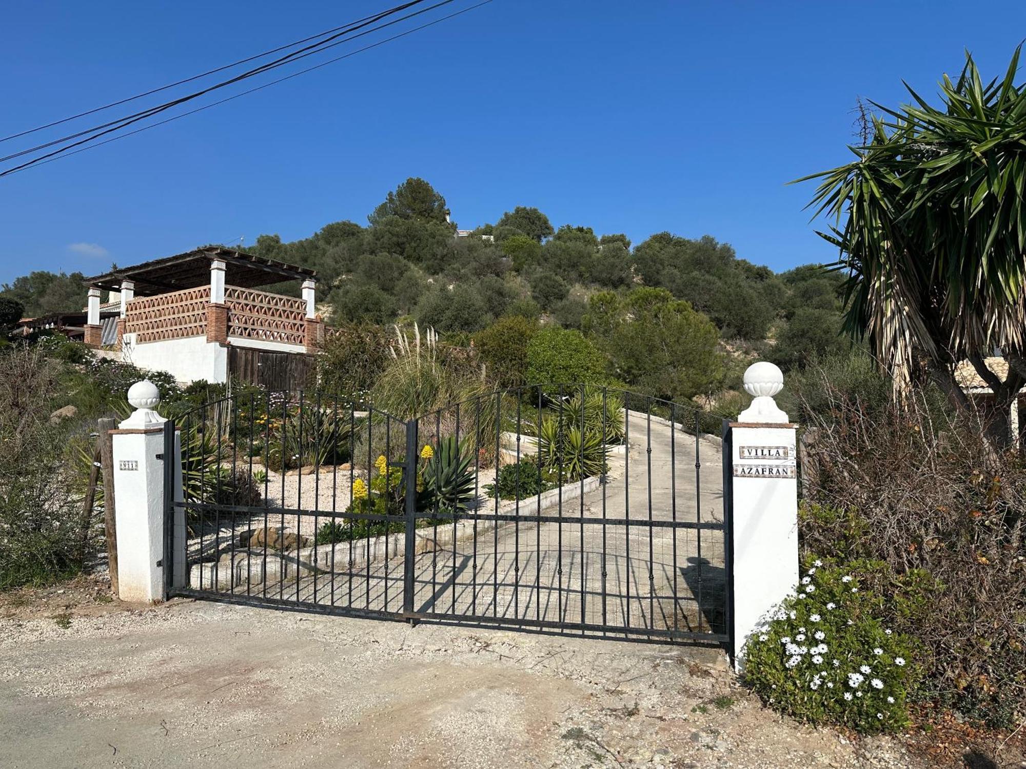 Azafran Villa *