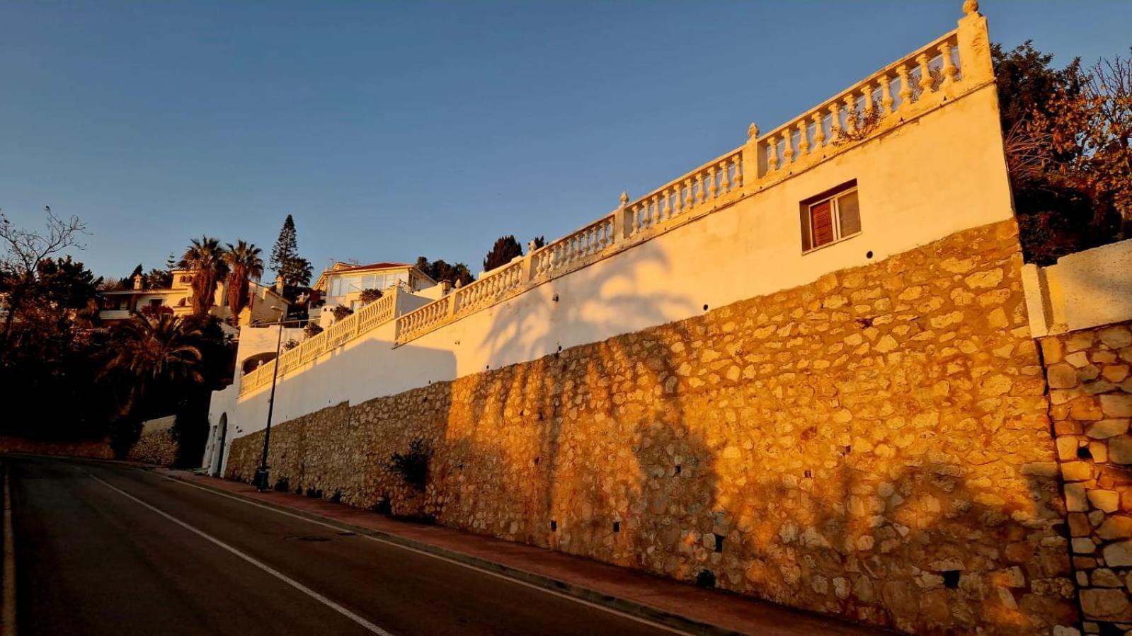 Individual Tranquila Con Bano Privado En Piso Compartido