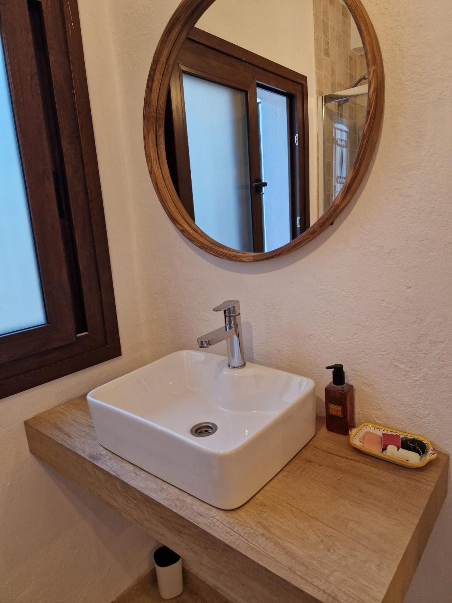 Amplia Y Tranquila Con Bano Privado En Piso Compartido Apartamento *