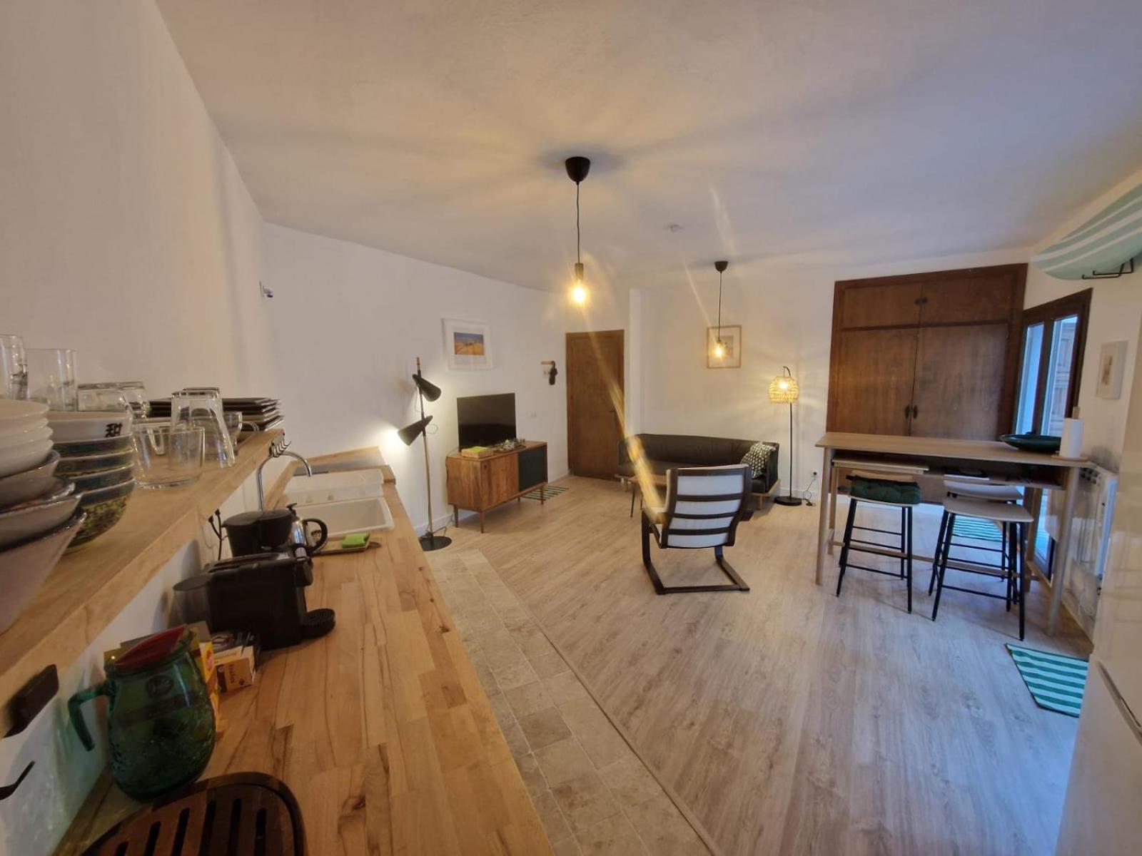 Individual Tranquila Con Bano Privado En Piso Compartido * Malaga