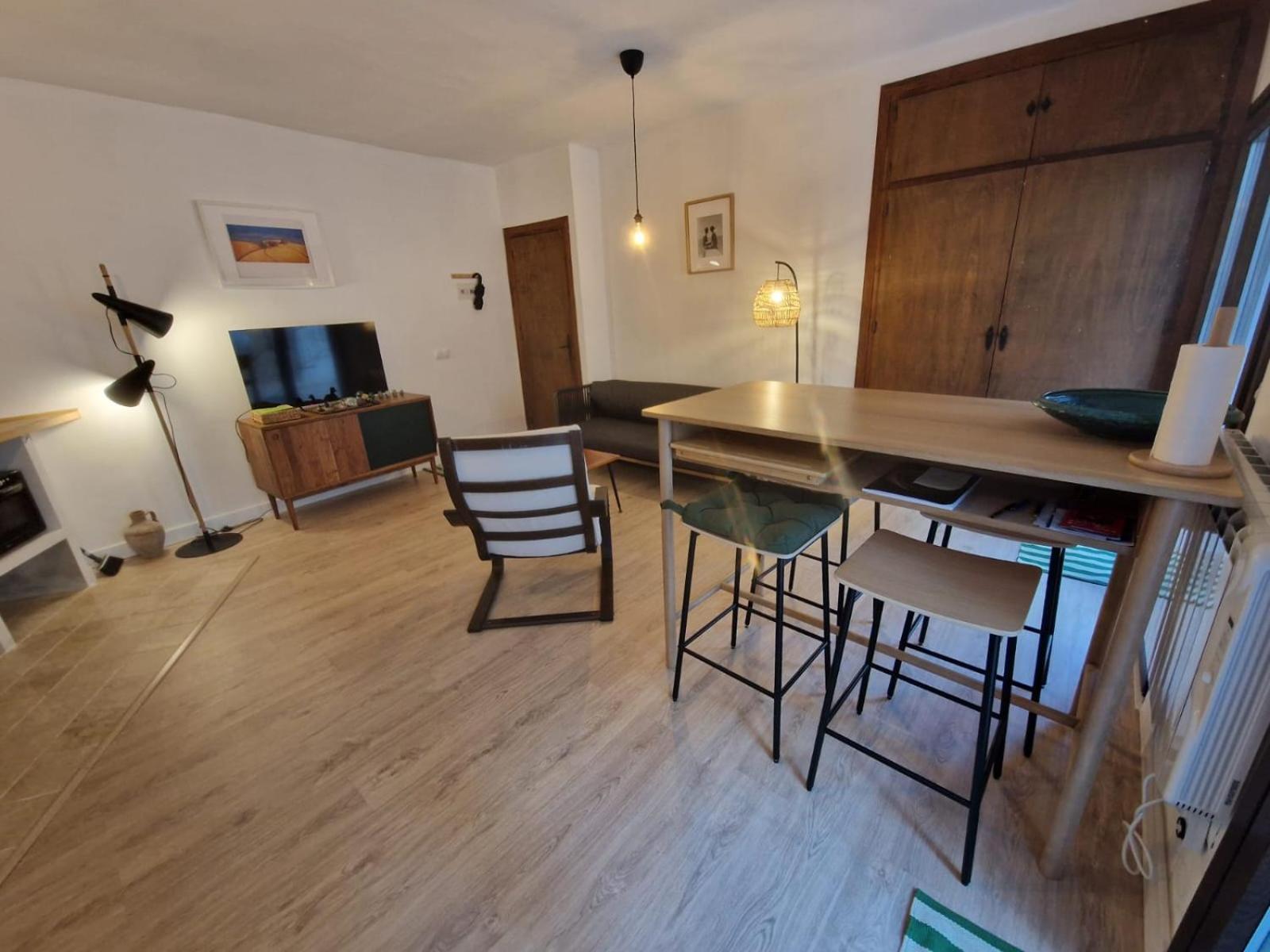 Apartment Individual Tranquila Con Bano Privado En Piso Compartido *