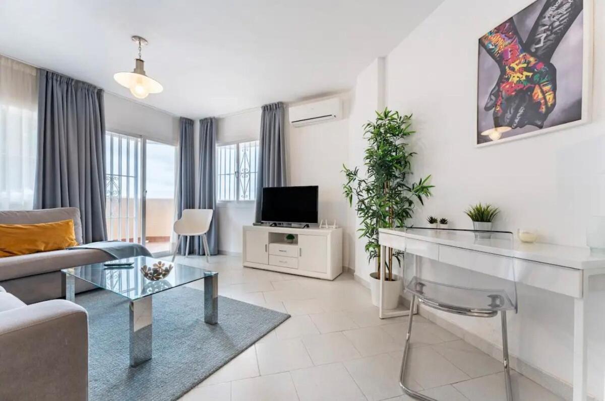 Apartment Ocean View By Holidays2rent Malaga