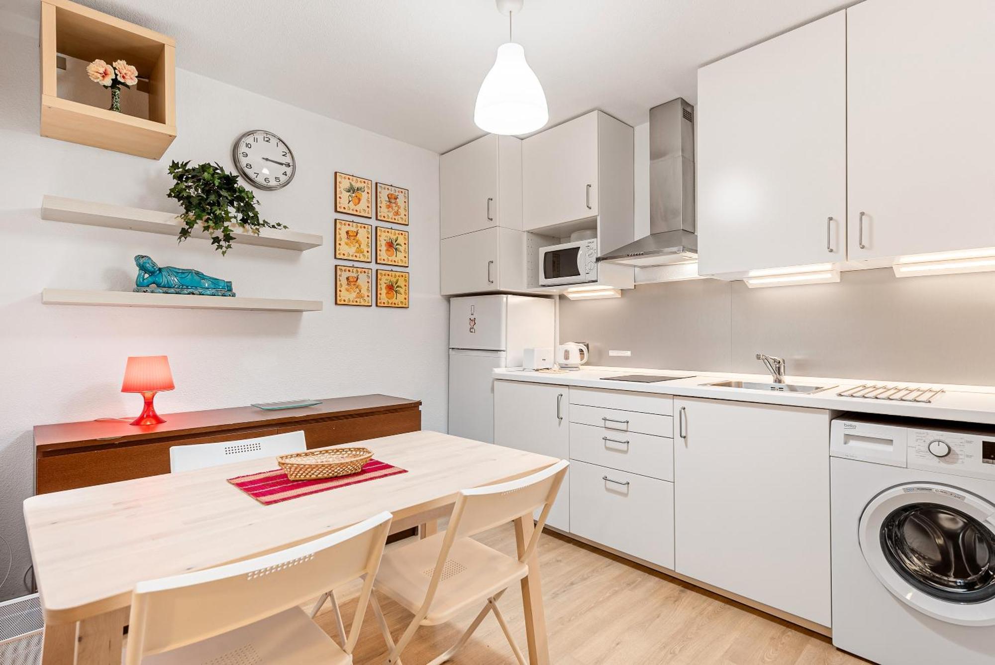Apartment Small In Malaga-beach *