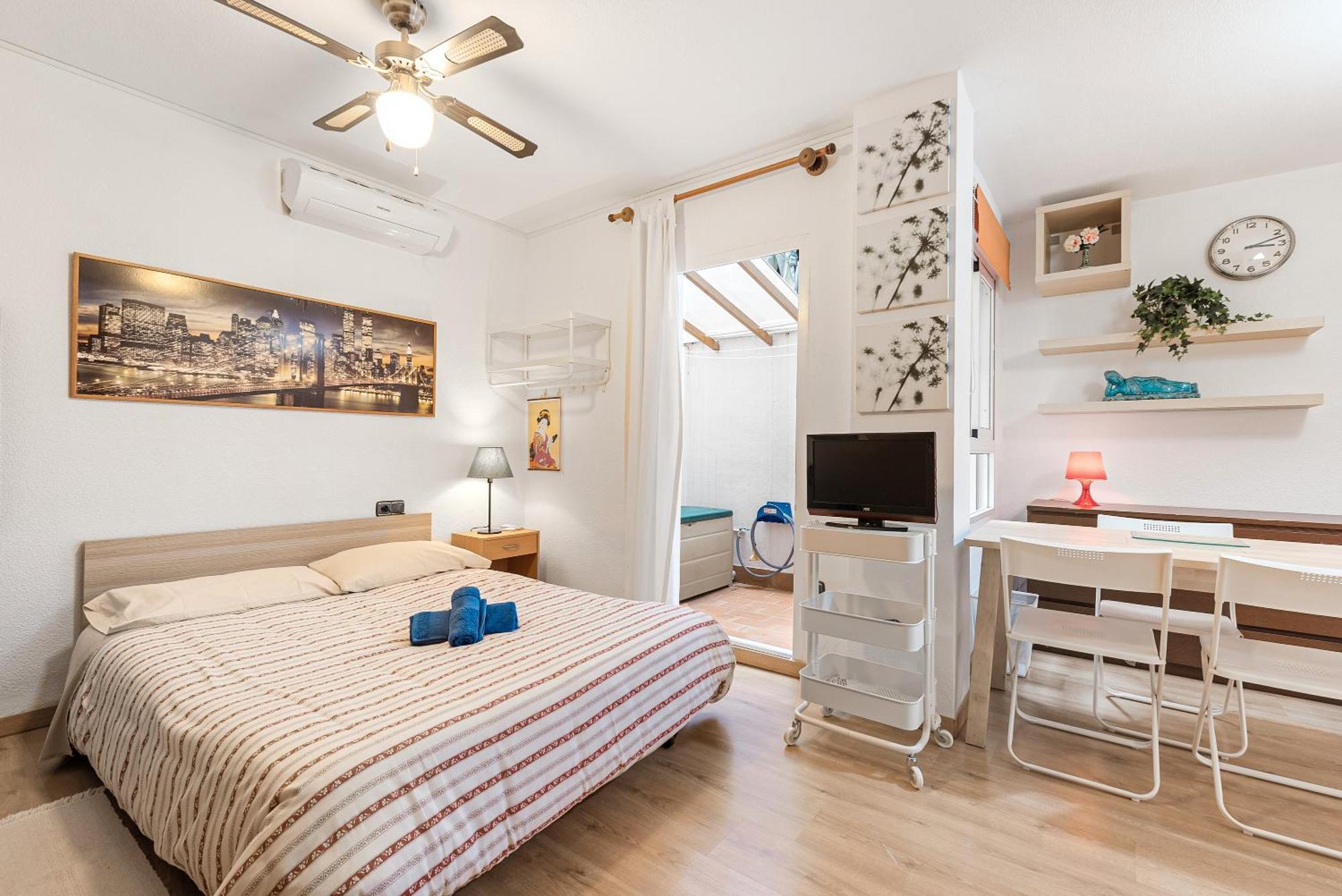 Apartment Small In Malaga-beach *