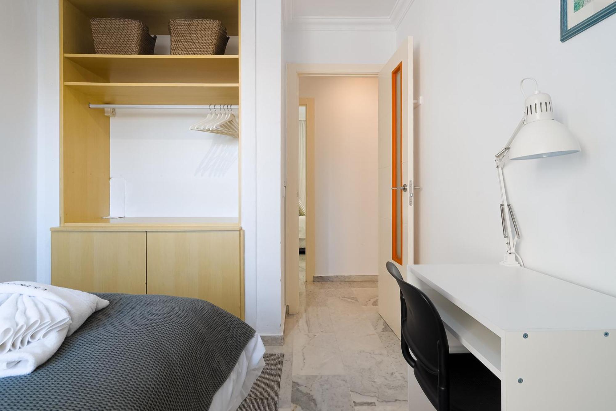 Apartamento C9 Roomy Luminous 5 Bedroom In Town Málaga