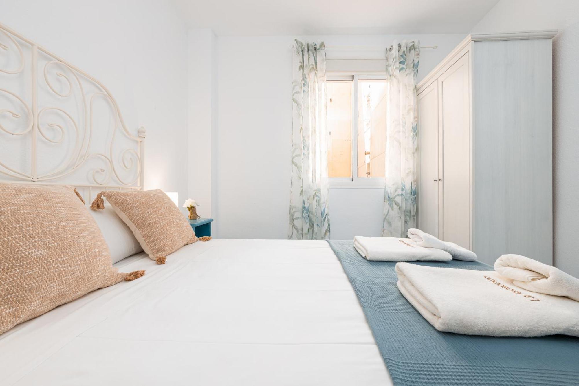 C17 Lovely 2 Bdr * Malaga