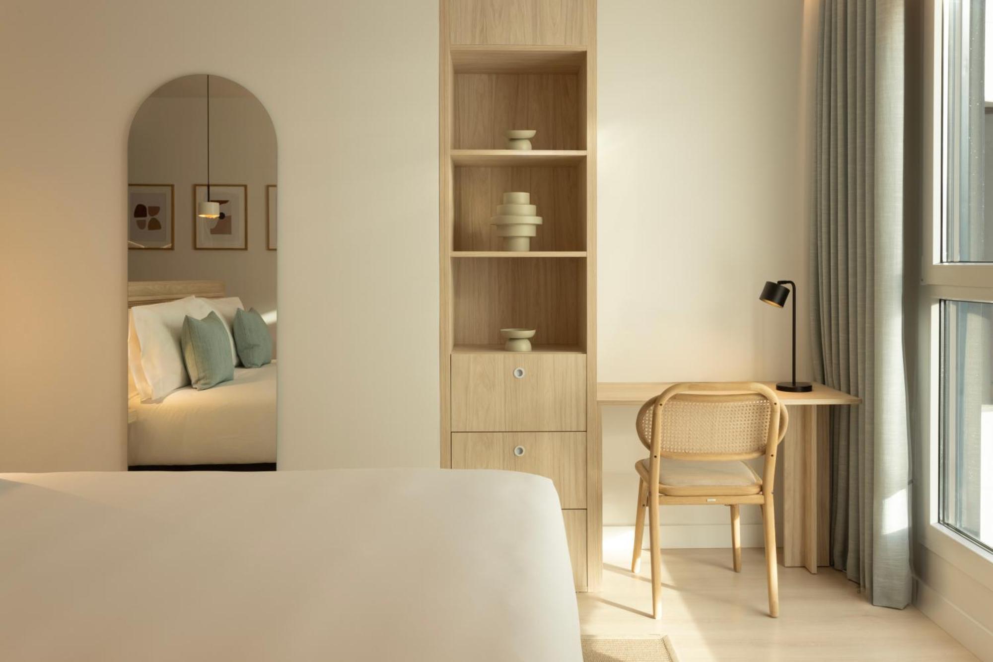Staybridge & By Ihg Hotel