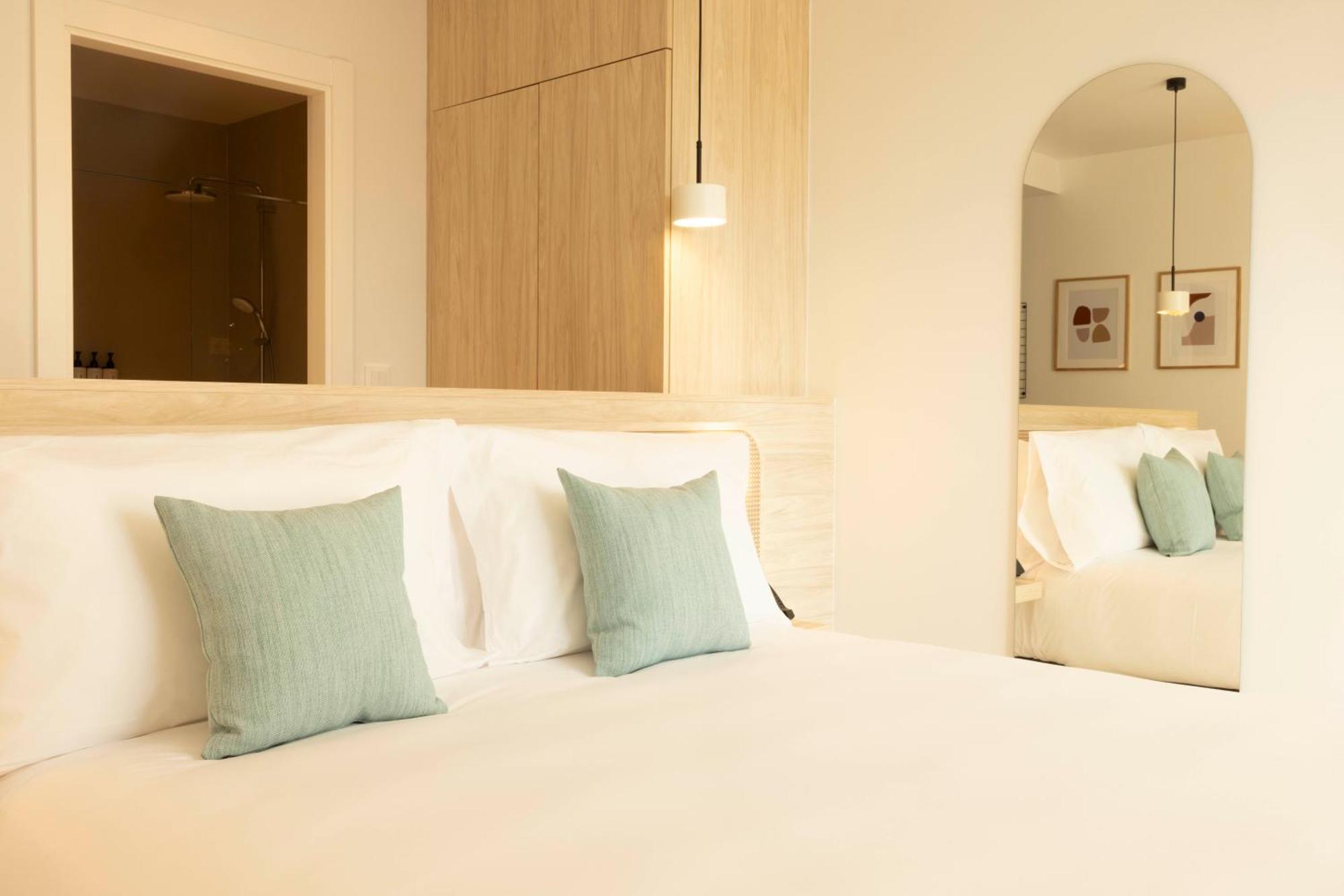 Staybridge & By Ihg Hotel