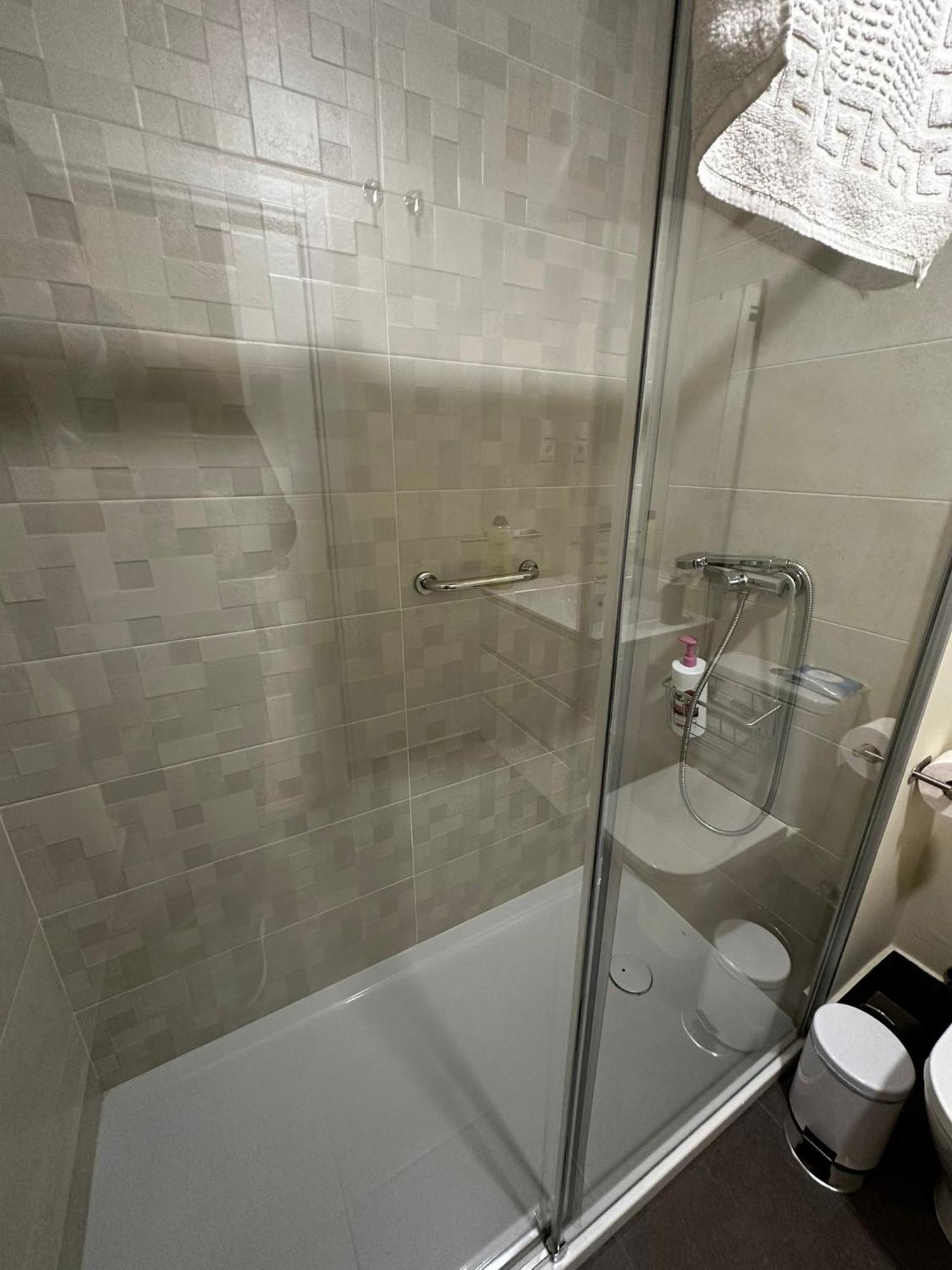 Apartment Nuevo, Disfruta Del Silencio, Familias Con Ninos, Aire Acondicionado, 2 Banos , Playa Benajarafe