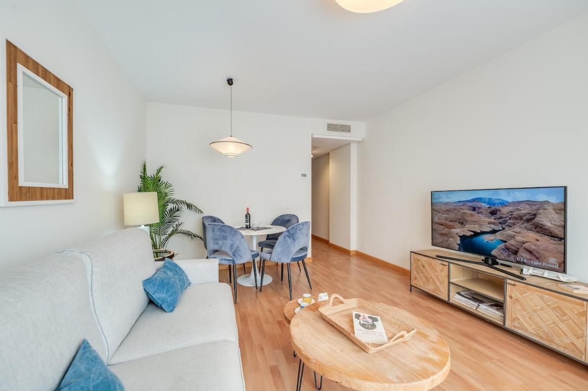 Apartment Modern & Cozy Near Old Town