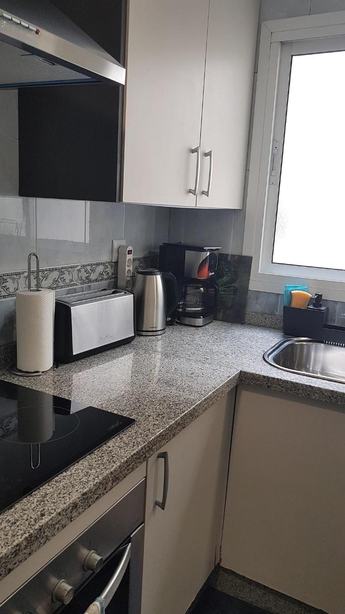 Apartment, 3 Bedrooms, Downtown *