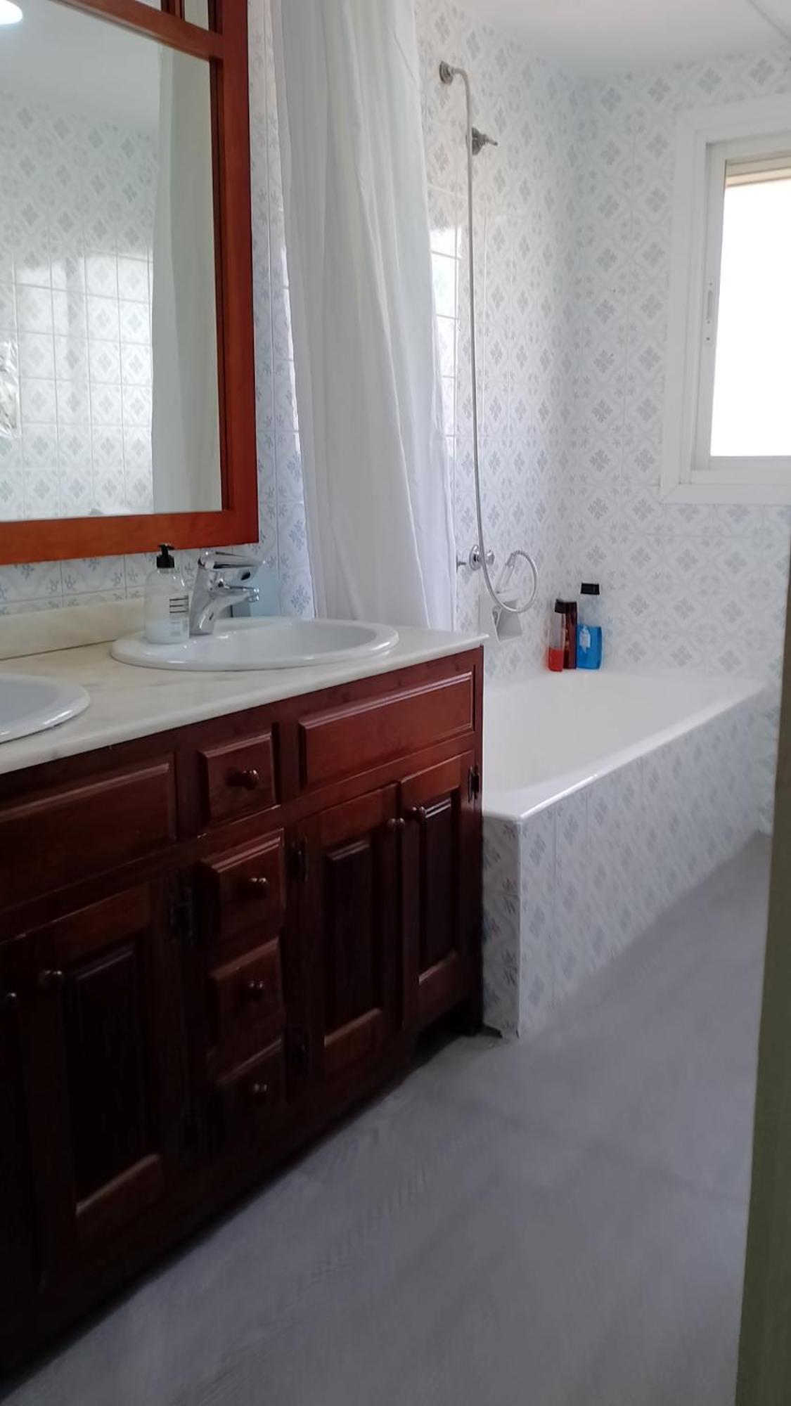 Homestay Privada Comoda Centro Vialia Estacion De Tren Maria Zambrano Y Tambien Cerca A La Playa