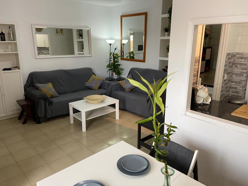 Apartment 2 Bedroom Apartment, Torrenueva, La Cala De Mijas *
