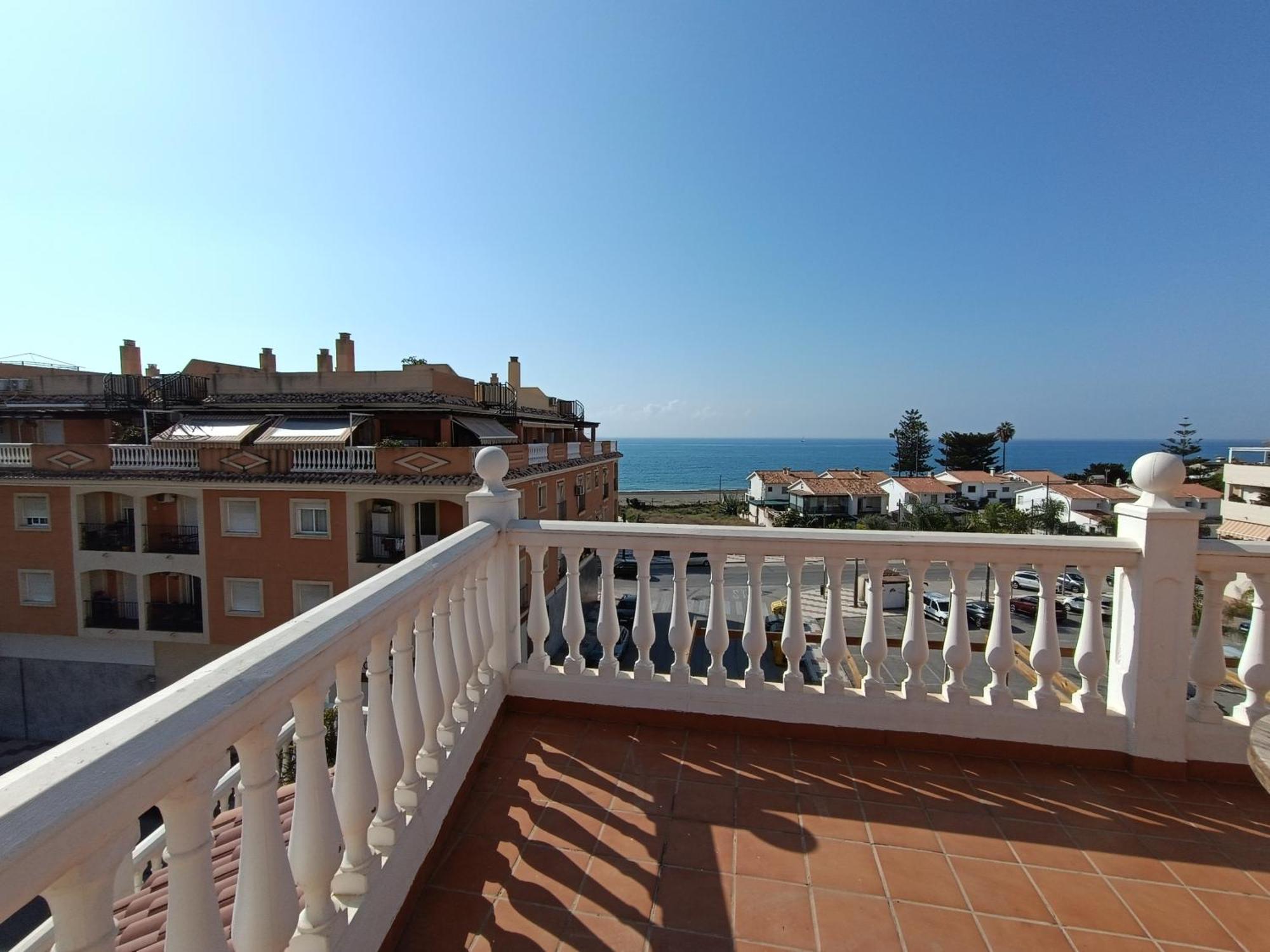 Lovely Penthouse In Front Of The With Free Parking Apartment