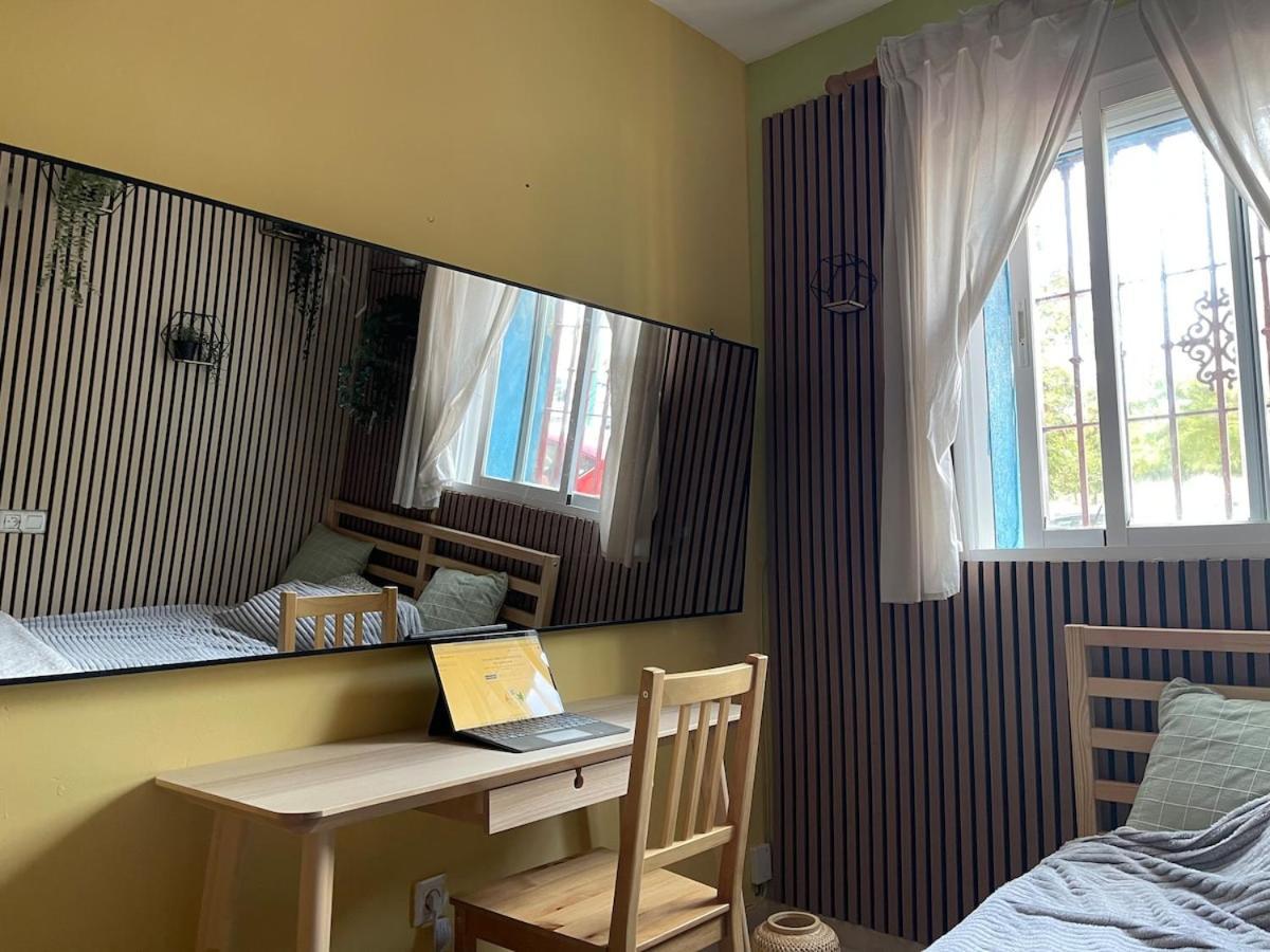 Warm Wood 1 Bedroom Sofa Bed Apartment Malaga