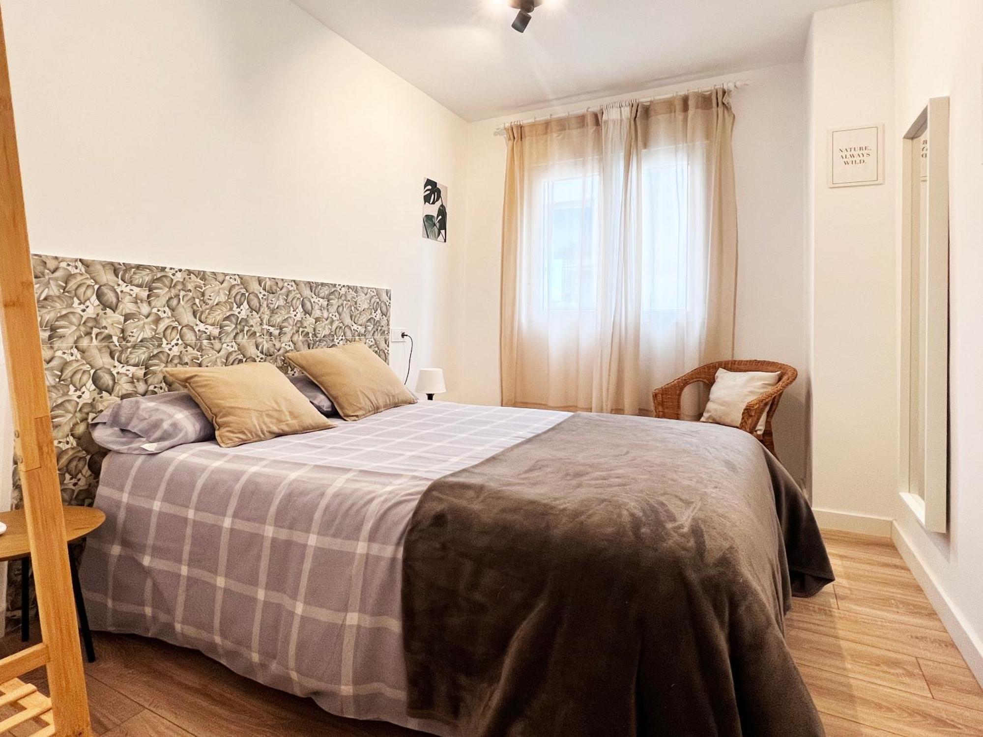Regimiento 2, Center, New, Quite, Breakfast Included, Parking On Request, Rg Vakantiehuis *