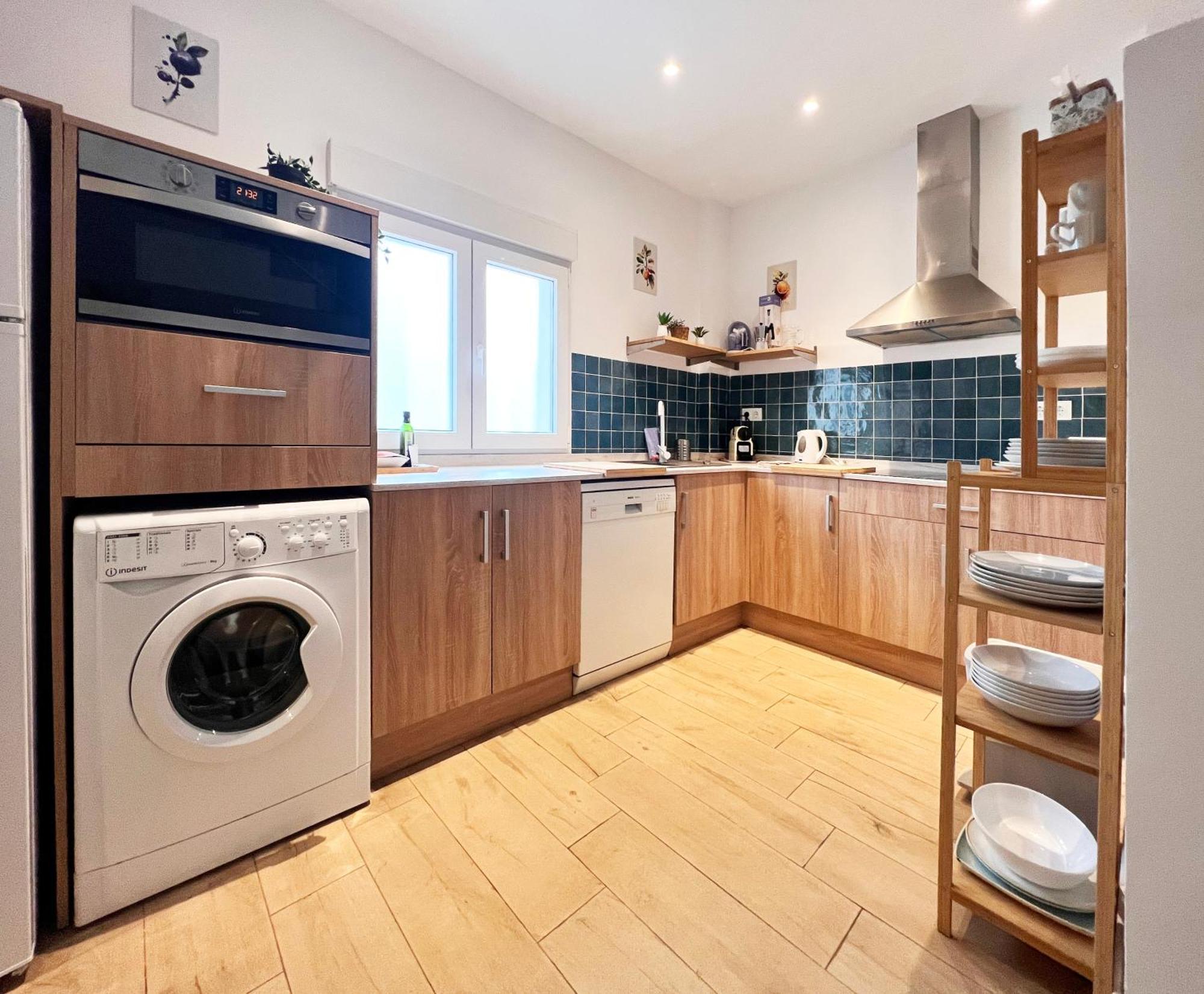 Regimiento 2, Center, New, Quite, Breakfast Included, Parking On Request, Rg Vakantiehuis