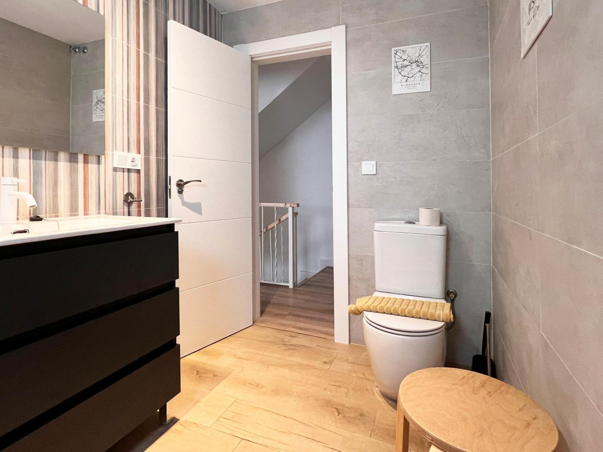Vakantiehuis Regimiento 2, Center, New, Quite, Breakfast Included, Parking On Request, Rg *